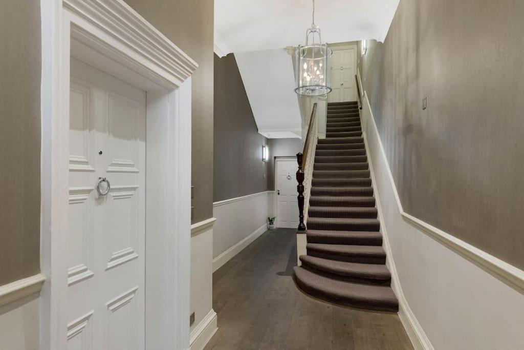 Wonderful Knightsbridge Apartment By Harrods 런던 외부 사진