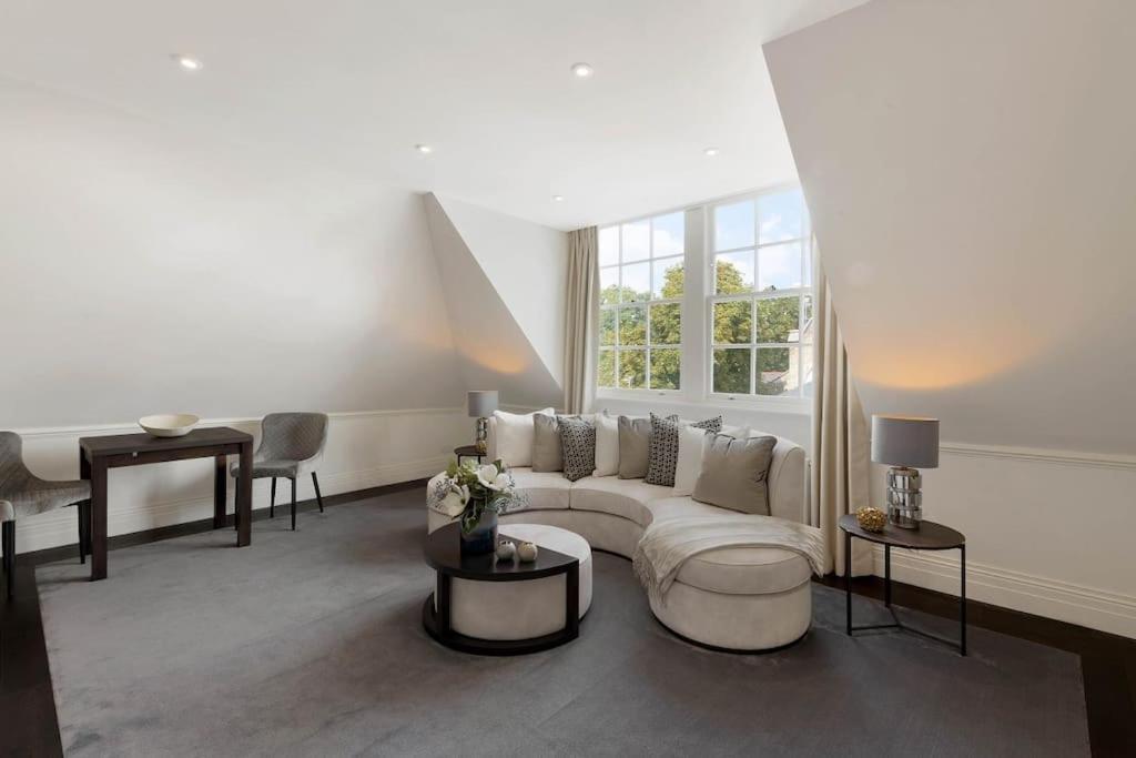 Wonderful Knightsbridge Apartment By Harrods 런던 외부 사진
