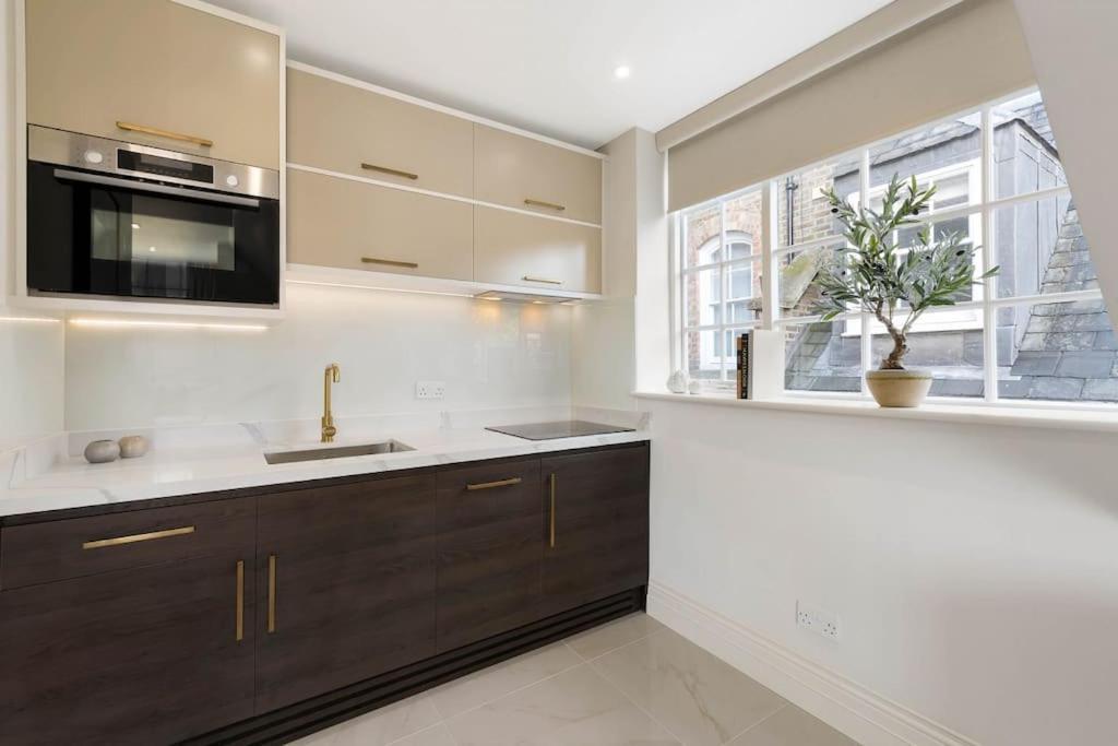 Wonderful Knightsbridge Apartment By Harrods 런던 외부 사진